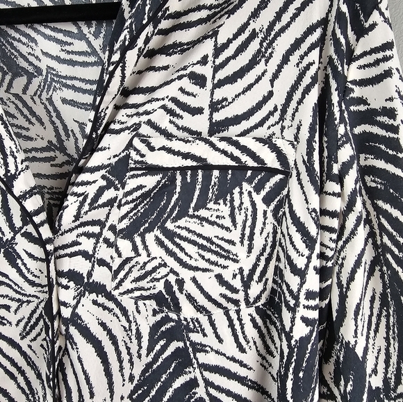 CYNTHIA‎ ROWLEY Sleepwear Palm Print Button-up Nightshirt Black Women’s Size M - Picture 5 of 13